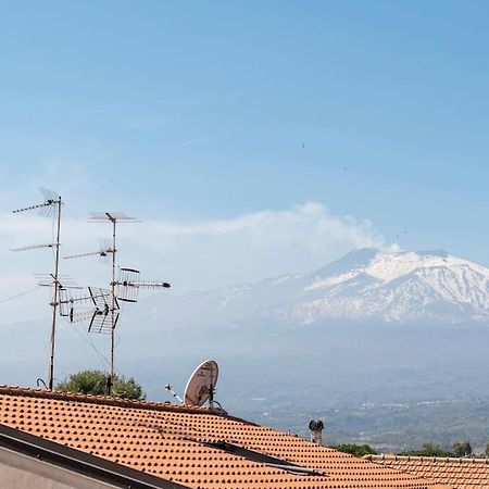 Un Passo Dal Mare Due Dall'Etna Giardini Naxos Bagian luar foto